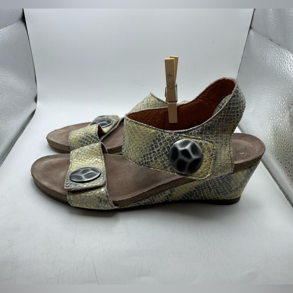 Taos Carousel Women's Snake Print Wedge Sandals Size Eu 41